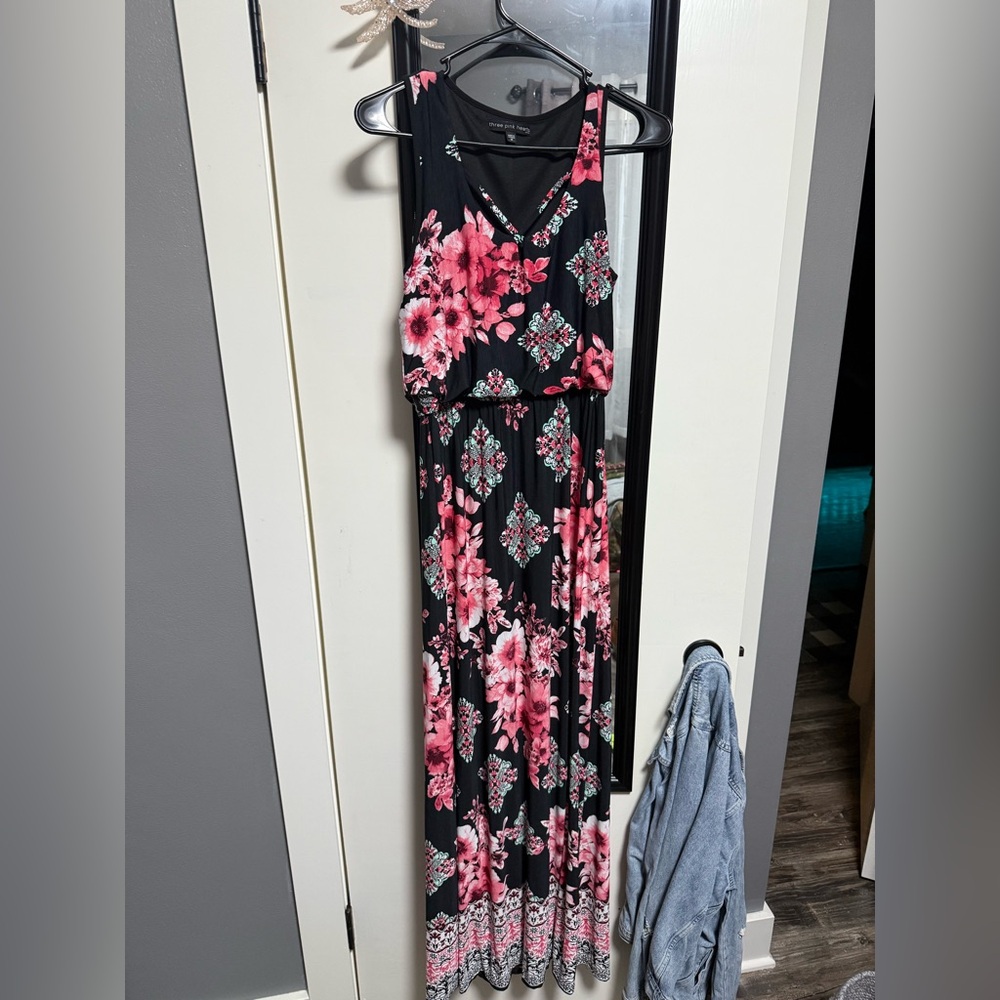 Floral Maxi Dress - Black and Pink